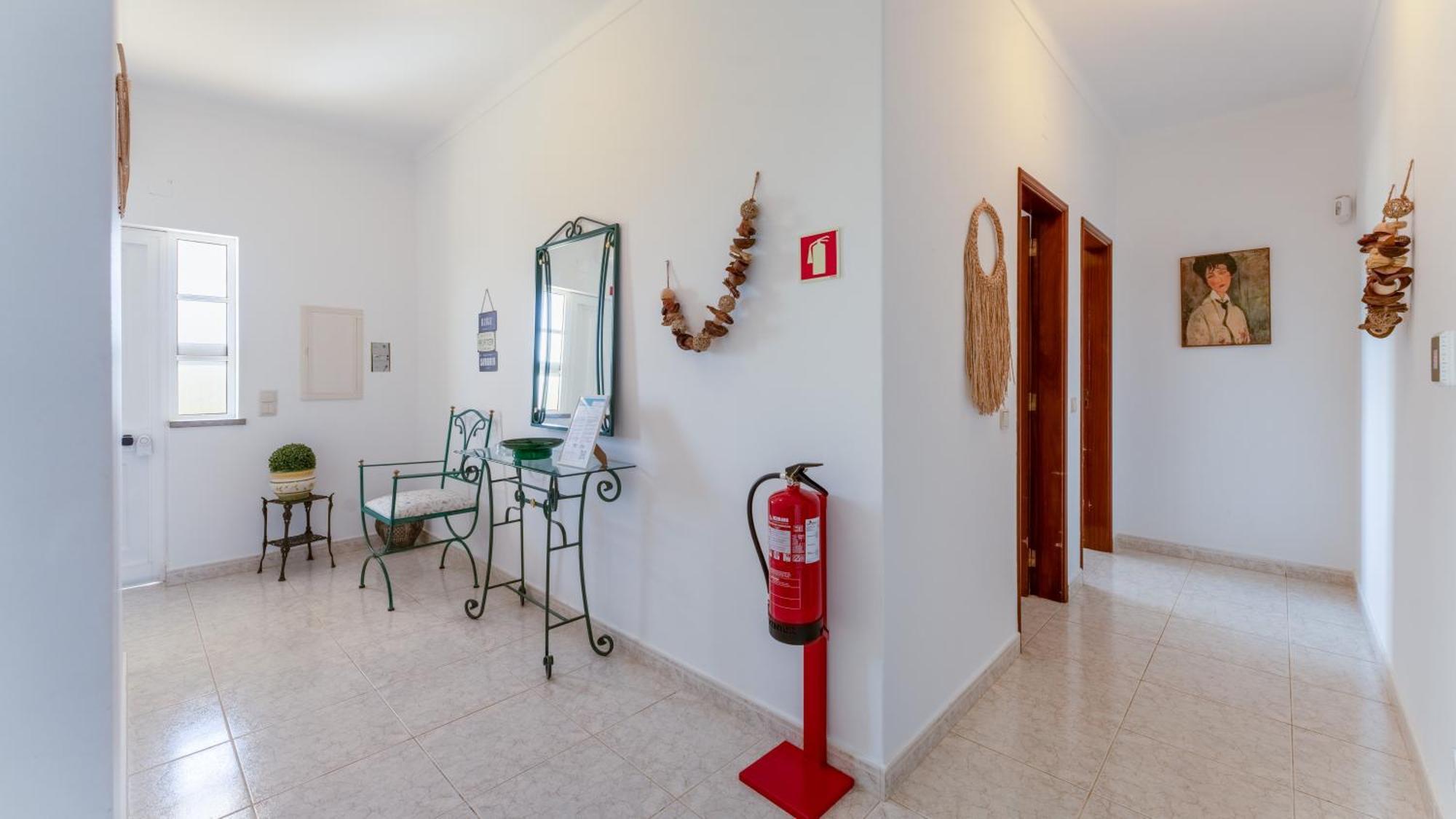 Sunny & Calm 4 Bdr House W/ Pool By Lovelystay Santo Estevao  المظهر الخارجي الصورة