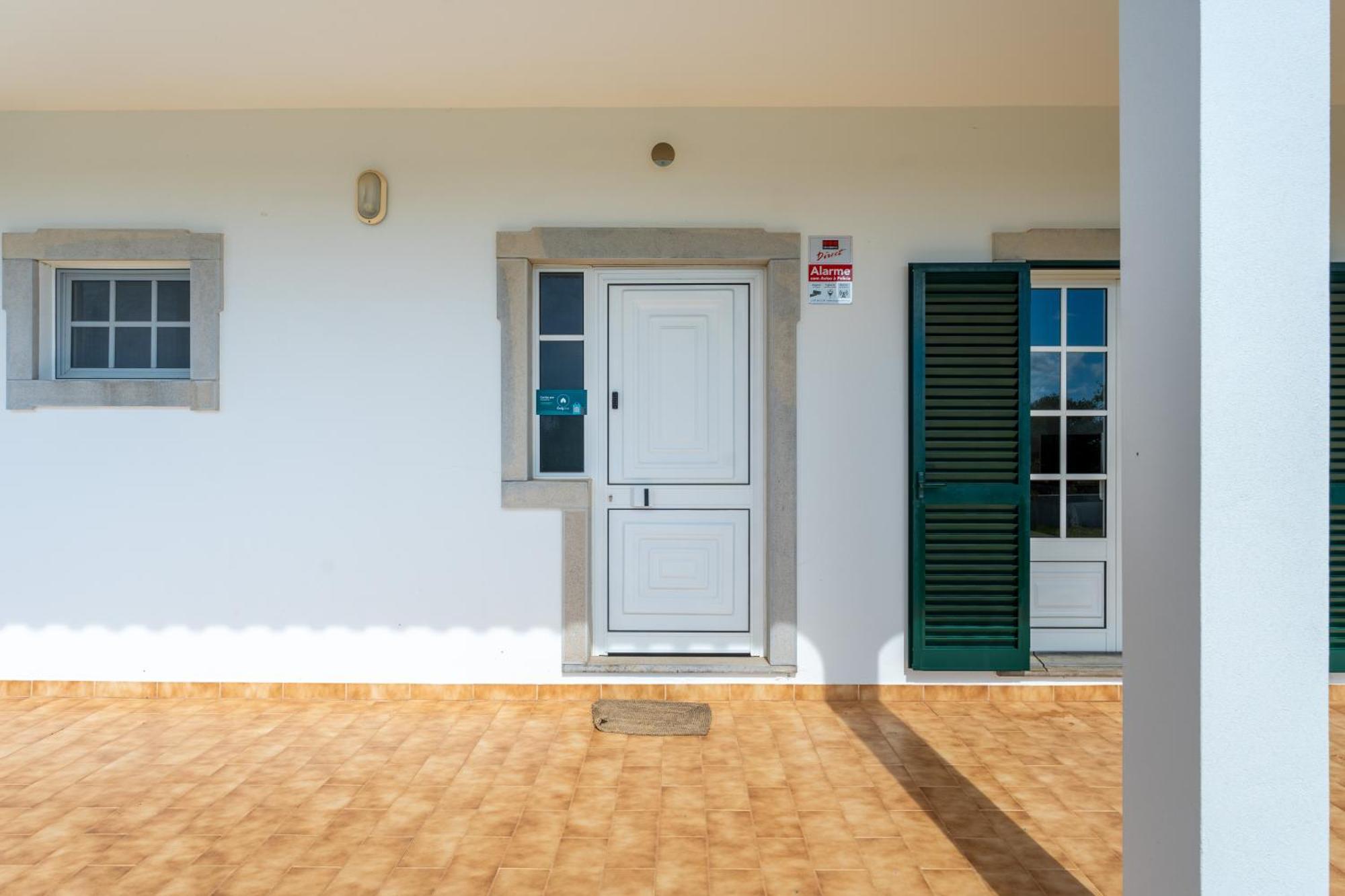 Sunny & Calm 4 Bdr House W/ Pool By Lovelystay Santo Estevao  المظهر الخارجي الصورة