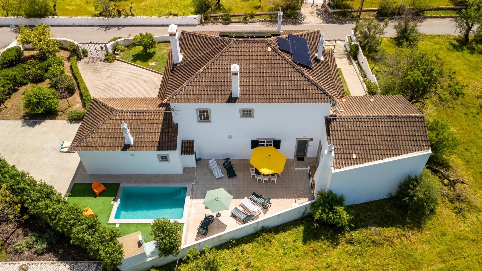 Sunny & Calm 4 Bdr House W/ Pool By Lovelystay Santo Estevao  المظهر الخارجي الصورة